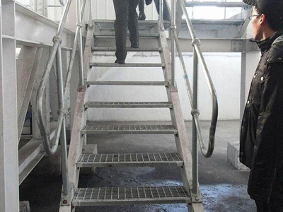 樓梯踏步板